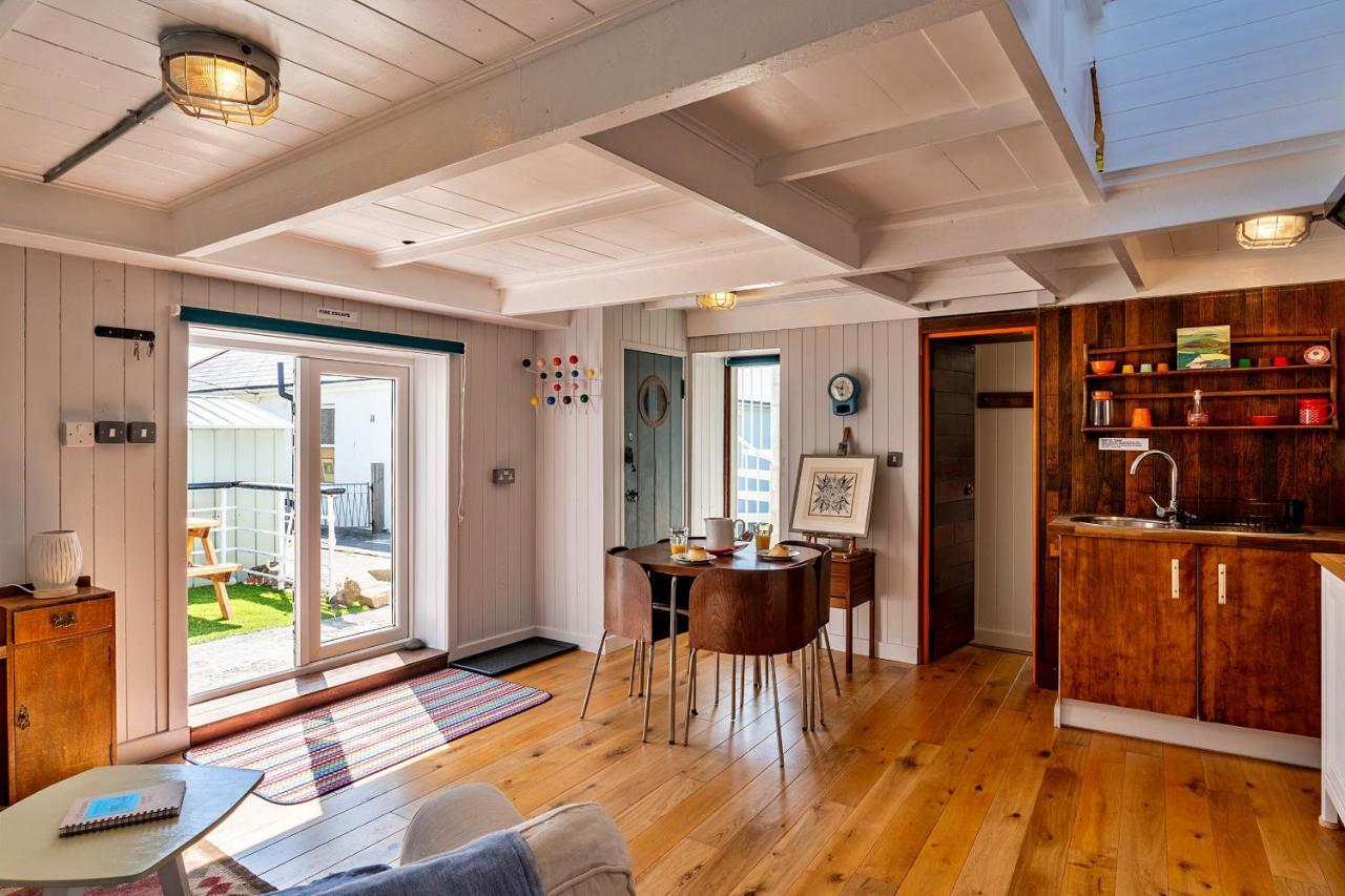 Finest Retreats - The Watchtower At Western Watch Lower Boscaswell Eksteriør bilde